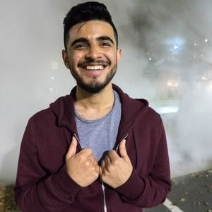 Meet your Posher, Simón